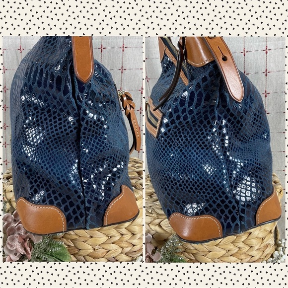 Vintage Dooney & Bourke Navy Snakeskin Leather Erica Hobo Shoulder Bag BS479 NV - Picture 7 of 15